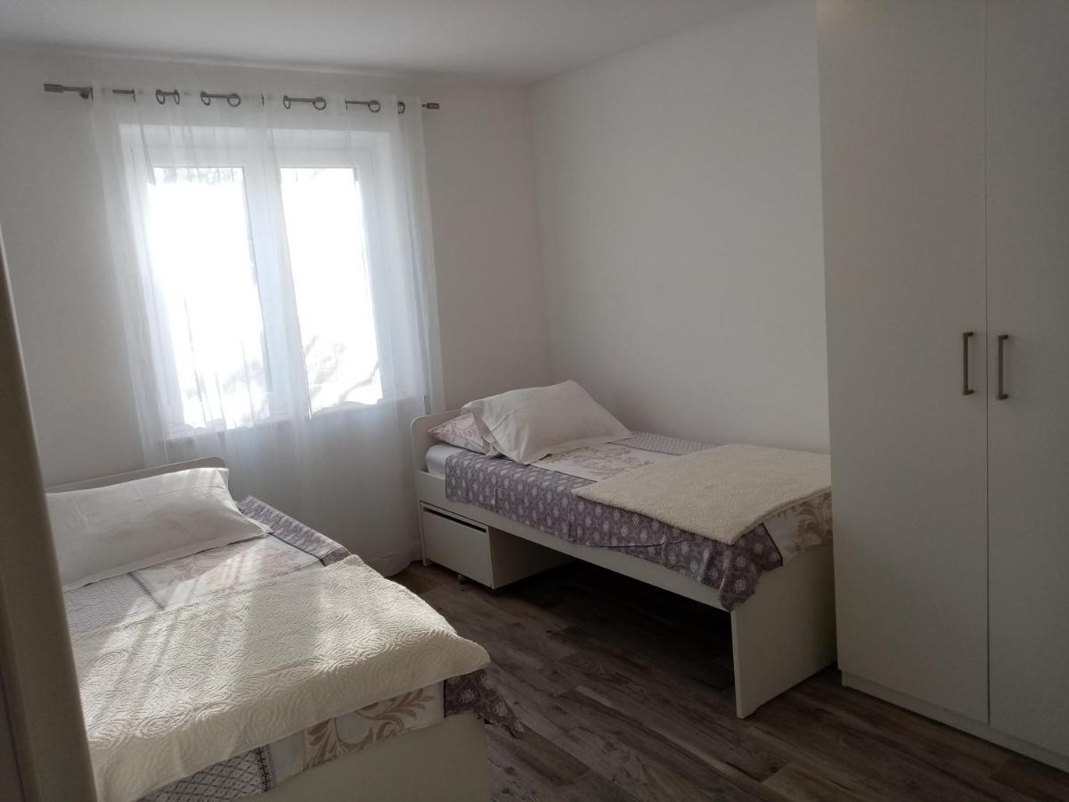 Ferienwohnung Dvosobni Apartman Luka Mlini Exterior foto